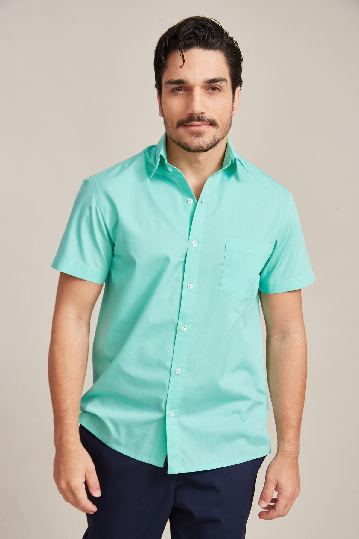 Camisa Social Masculina Manga Curta Tradicional · REF 0106