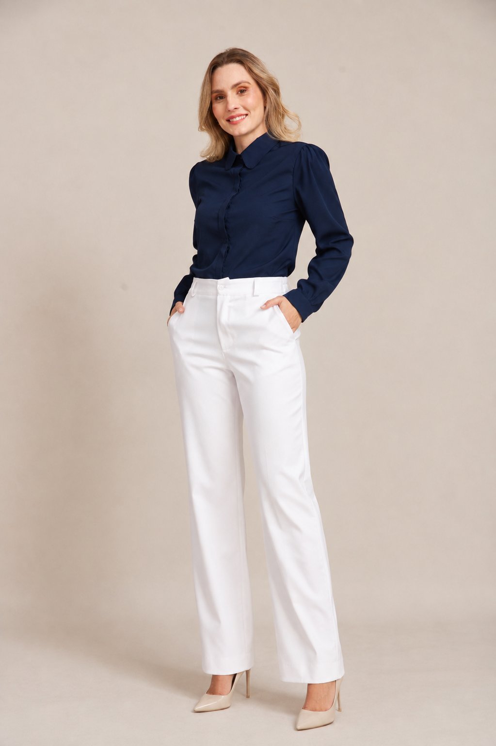 Camisa Social Feminina Manga Longa com Gola Arredondada · REF 0102