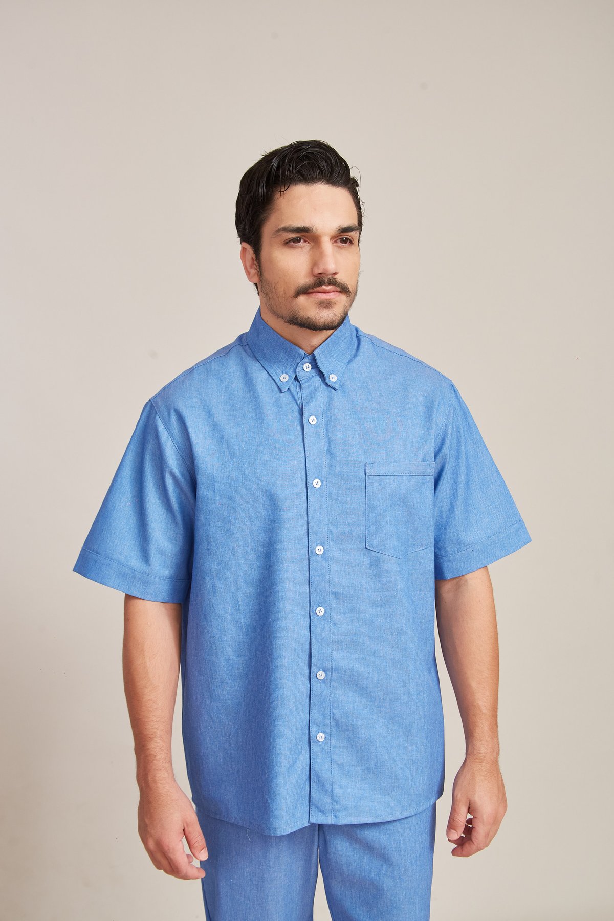 Camisa Social Masculina Manga Curta com Gola Button-Down — imagem 2