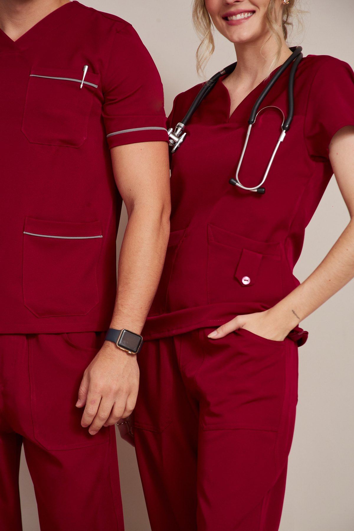 Conjunto Scrub Bordô Gola V — imagem 2