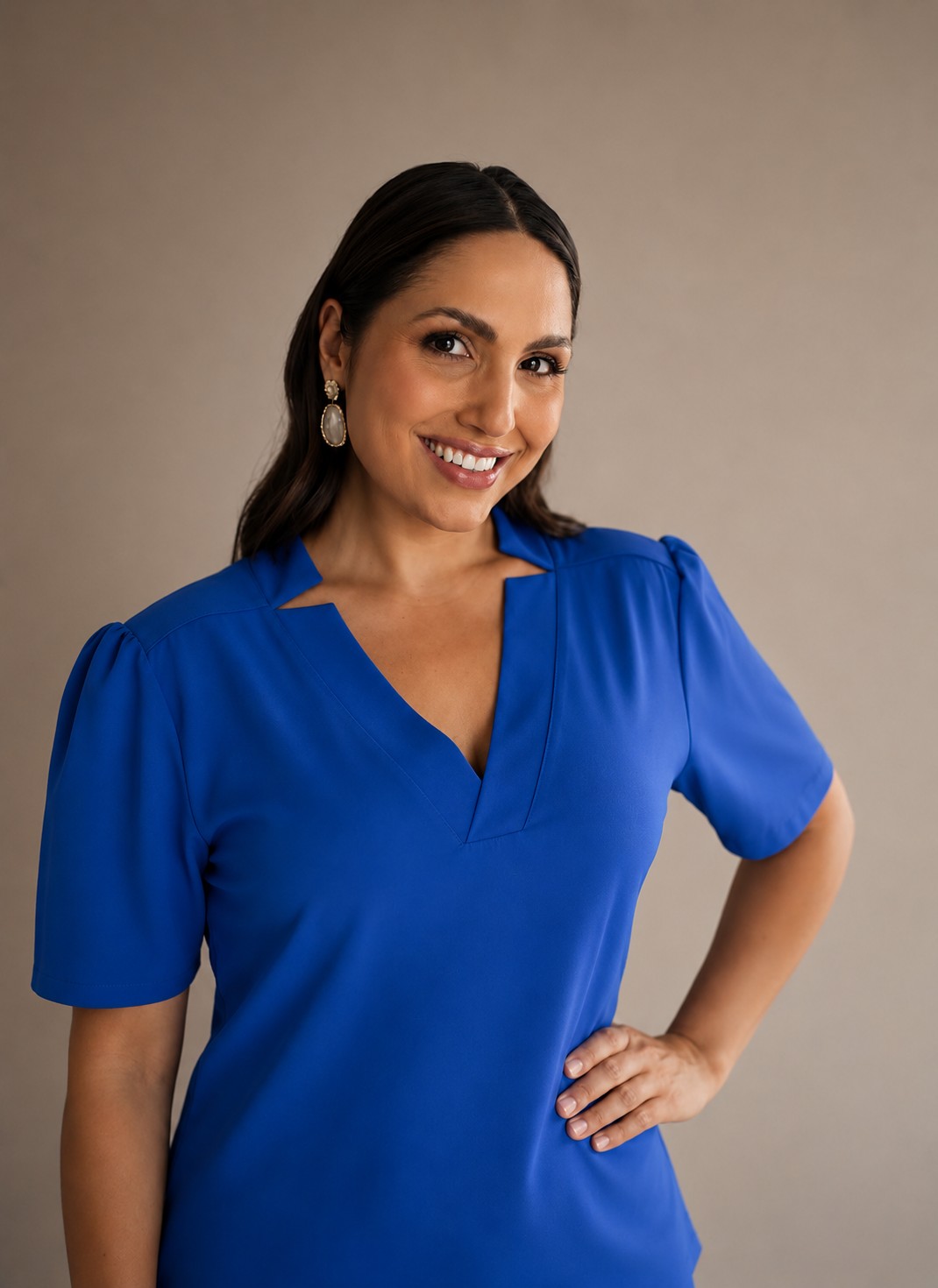 Conjunto Scrub Feminino Decote V com Recortes — imagem 3
