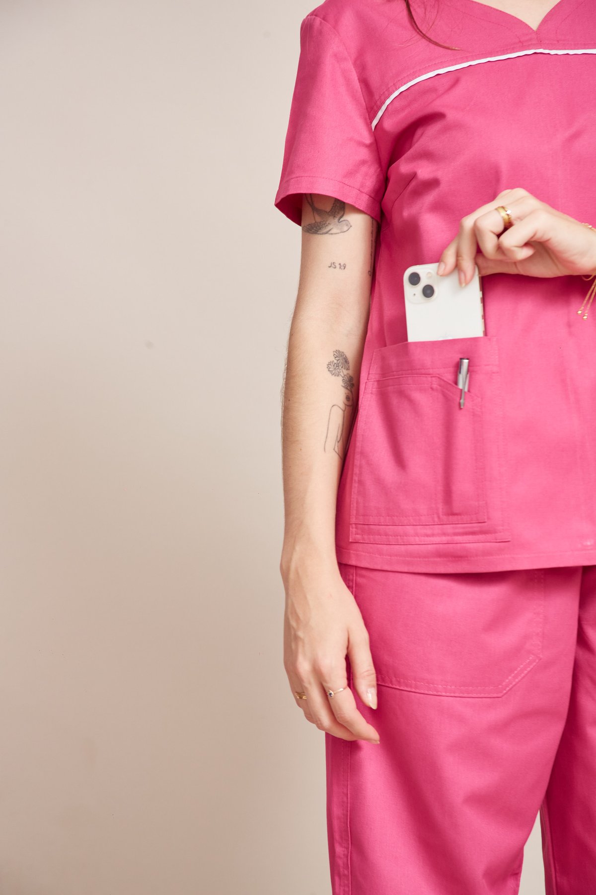 Camisa Scrub com Vivo e Gola Bico — imagem 3