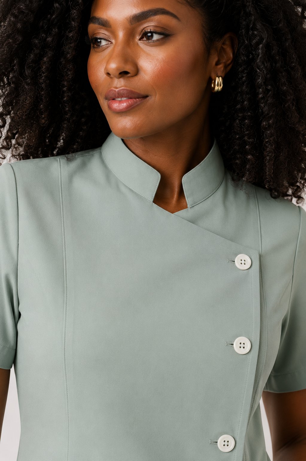 Blusa Scrub Transpassada com Botões — imagem 2