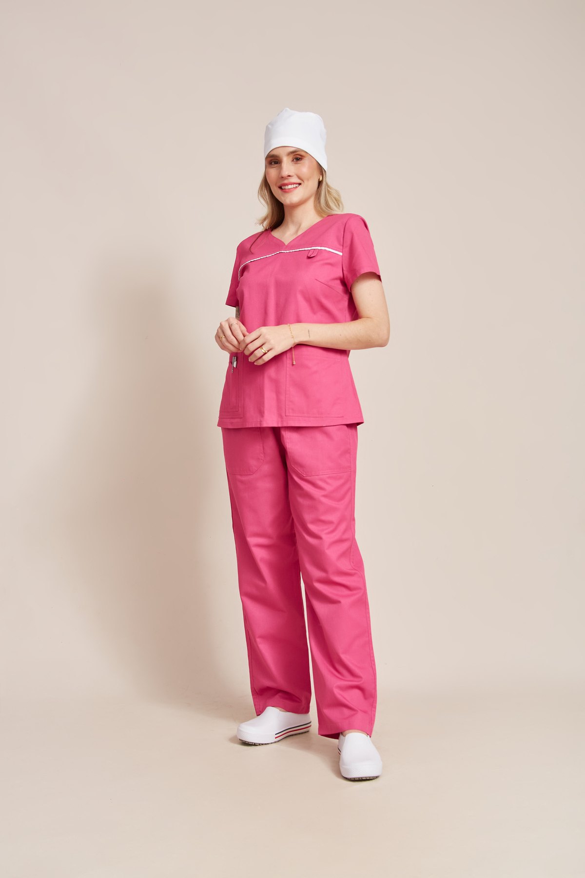 Camisa Scrub Gola V com Vivo Contrastante — imagem 2