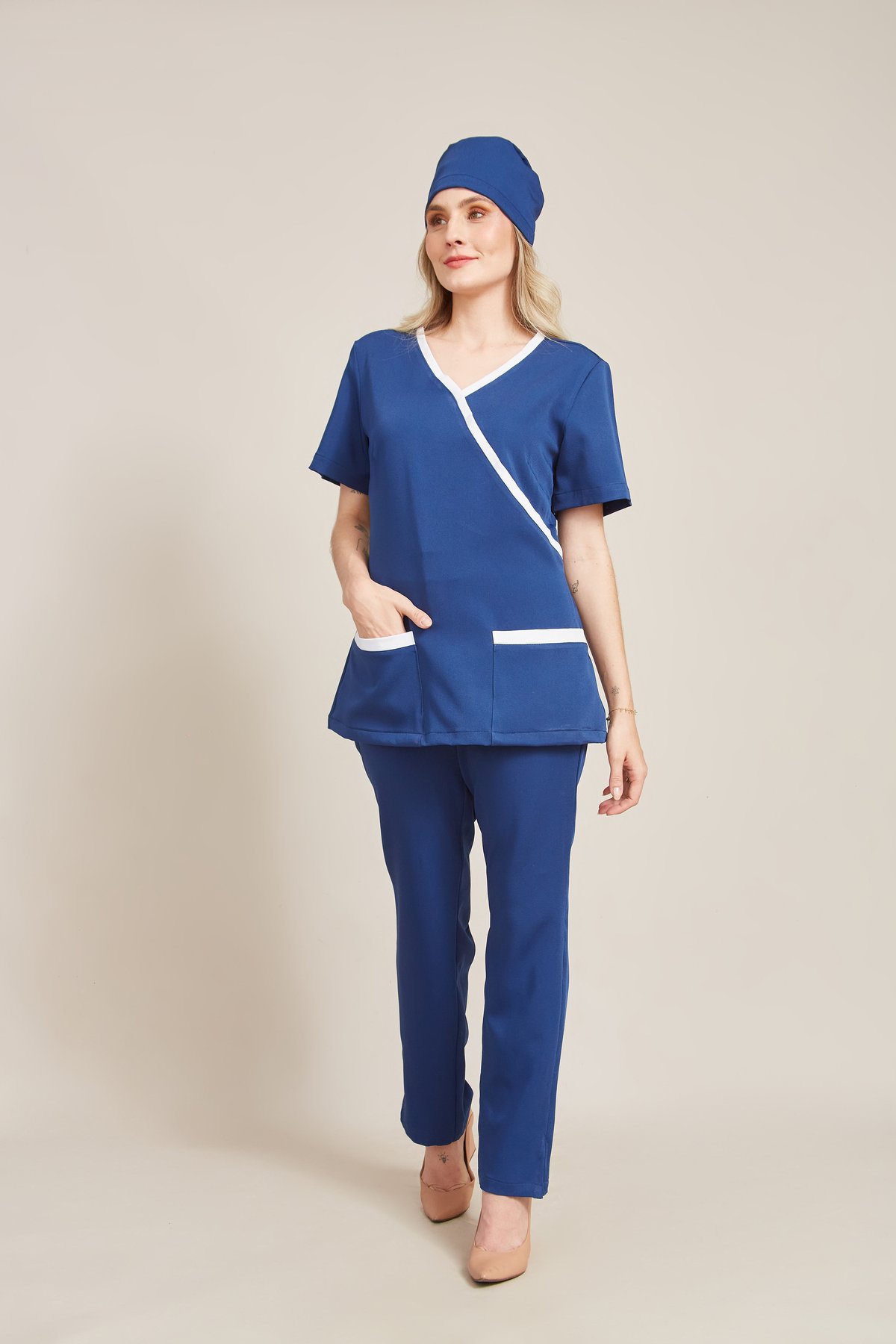 Blusa Scrub Transpassada com Detalhes — imagem 3